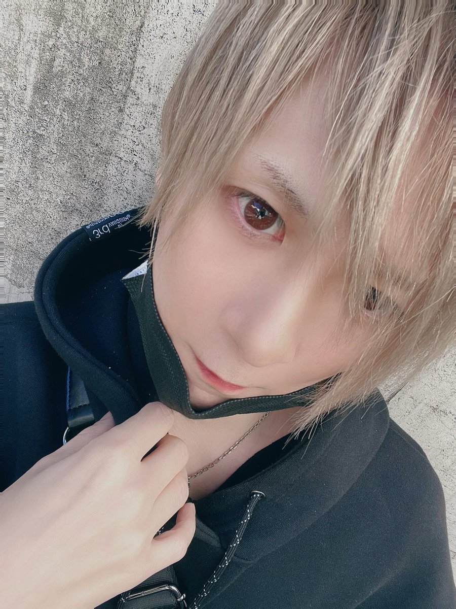 U_MOB2017's tweet photo. 11月だね最近はいつも���れでいいね！やっと世間的にも不安が少なくなって来て嬉しい。アルバムは来年になるな、まあ焦らず行きます https://t.co/wuDlegSkTD