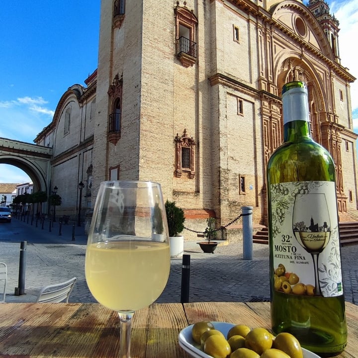 Semana intensa de preparación para vivir #MomentoMostoAceitunas de la 32 #FiestaMostoyAceitunaUmbrete además hemos contado con  <a href="/aunahorade/">aunahorade</a>  💯 para impulsar, dar color y creatividad a esta estupenda fiesta marca de identidad de 
#momentoUmbrete❤️
@redguadalinfo <a href="/AytoUmbrete/">Ayto. Umbrete</a>