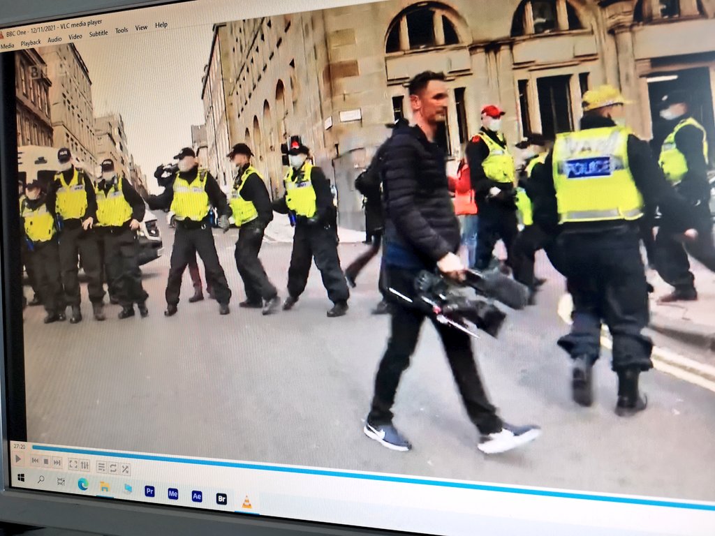 scotsfilmguy's tweet photo. Knotting myself as @BBCScotlandNews used that clip with me in it for their end of @COP26 montage sequence on last nights news, again! @BBCDavidCowan that's a hat trick. 😂 https://t.co/8pZq3h5uXi