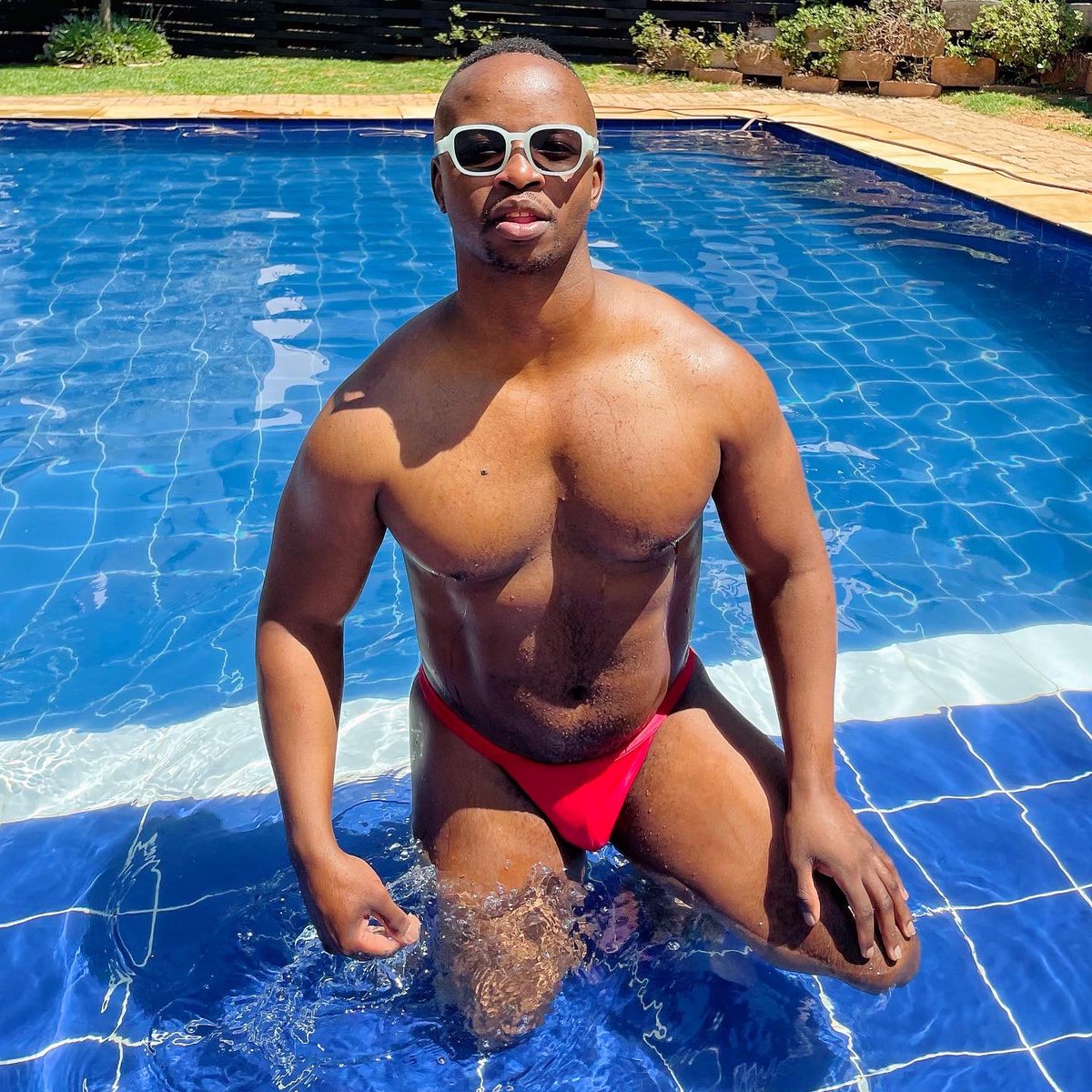 khanya_mkoto's tweet photo. summer season is my favourite season🌞 https://t.co/PzlwZpLaTN