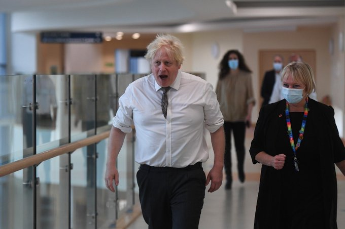 Taylor99418031's tweet photo. Warning to the public over a dangerous snake slithering around a UK hospital #BorisInAHospital https://t.co/fMf3zaRItf