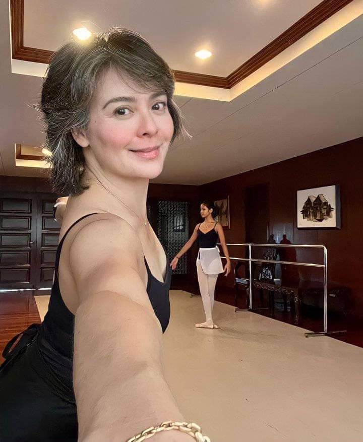 Roselyn191's tweet photo. dawn zulueta, the hottest and sexiest person. 🥵🩰💖 @DawnZpost @Viv721 https://t.co/0fpflTsbmj