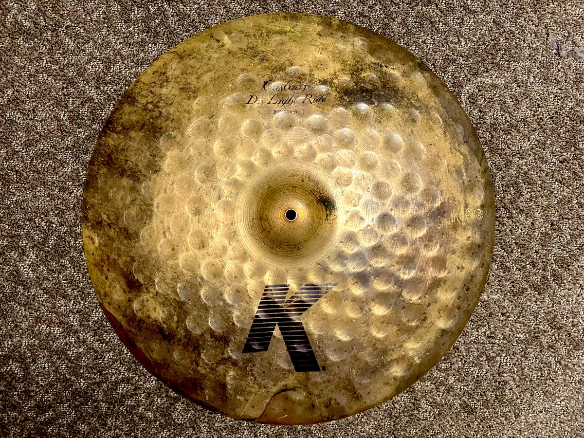bonnie_ta_drum's tweet photo. ZILDJIAN K Custom
Dry Light Ride 20inch
数年前のSuger Hill Cafe。MIDORINOMARUで三星さんがDry Light Rideをライブで使っていて(たぶん…)「めっちゃ良きー」って思っていた矢先、usedでゲットする機会に恵まれ購入しました。
#岩崎有季
#midorinomaru
#zildjian
#kcustom
#drylightride https://t.co/jBfK8piq5u