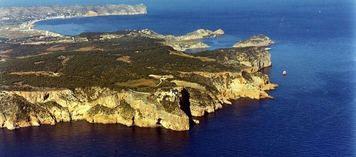 Guillem_Tur's tweet photo. Com han conegut Xàbia els meus iaios / com ho he conegut jo https://t.co/6vpB6EyZkl