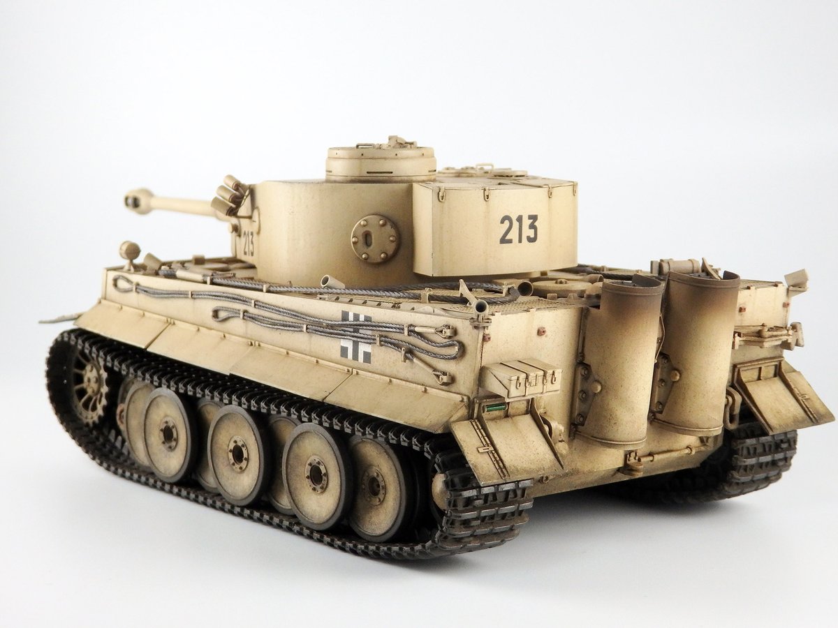 ということでタミヤ1/35ティーガーI初期生産型第502重戦車大隊213号車
