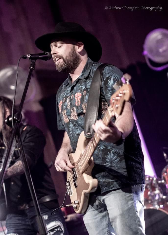 Happy weekend y’all’ … We’re paintin’ on our suits &amp; pluggin’ in our boots at the fantastic Bar Brunel Sunday 21st November! 
#ukcountry #countrymusic #livemusic 
“next weekend”  🍹🍹🍹

FREE ENTRY | DOORS 18:00 🚪