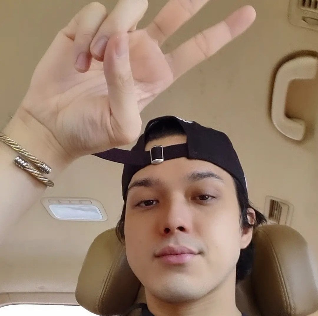 TeamJuliElmo_'s tweet photo. Sabaduh! 😂 https://t.co/9pWXV03RXj