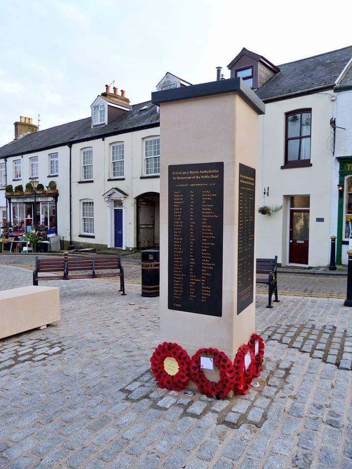Llantrisant's Remembrance Sunday service starts at 10.45am. Hope you can join us tomorrow #WalesRemembers