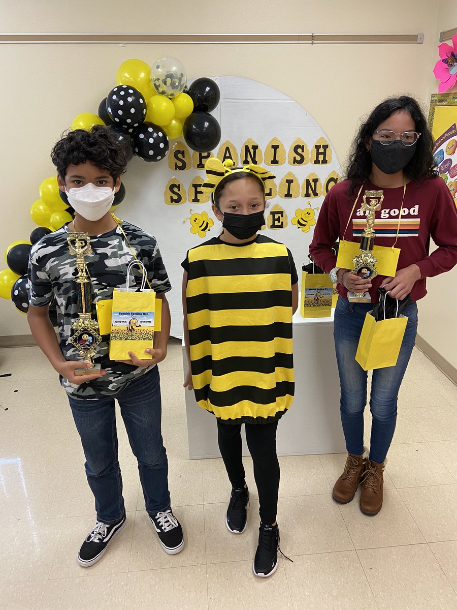 JanineOCPS's tweet photo. Great experience as a judge at @LegacyMS_OCPS #SpanishSpellingBee. Congratulations John Garcia and Sarah Malony district representatives. Thank you Mrs. Abigail Zayas Spanish teacher, for a great job in coaching the students @OCPS_MSD https://t.co/fnZrx2zoKM