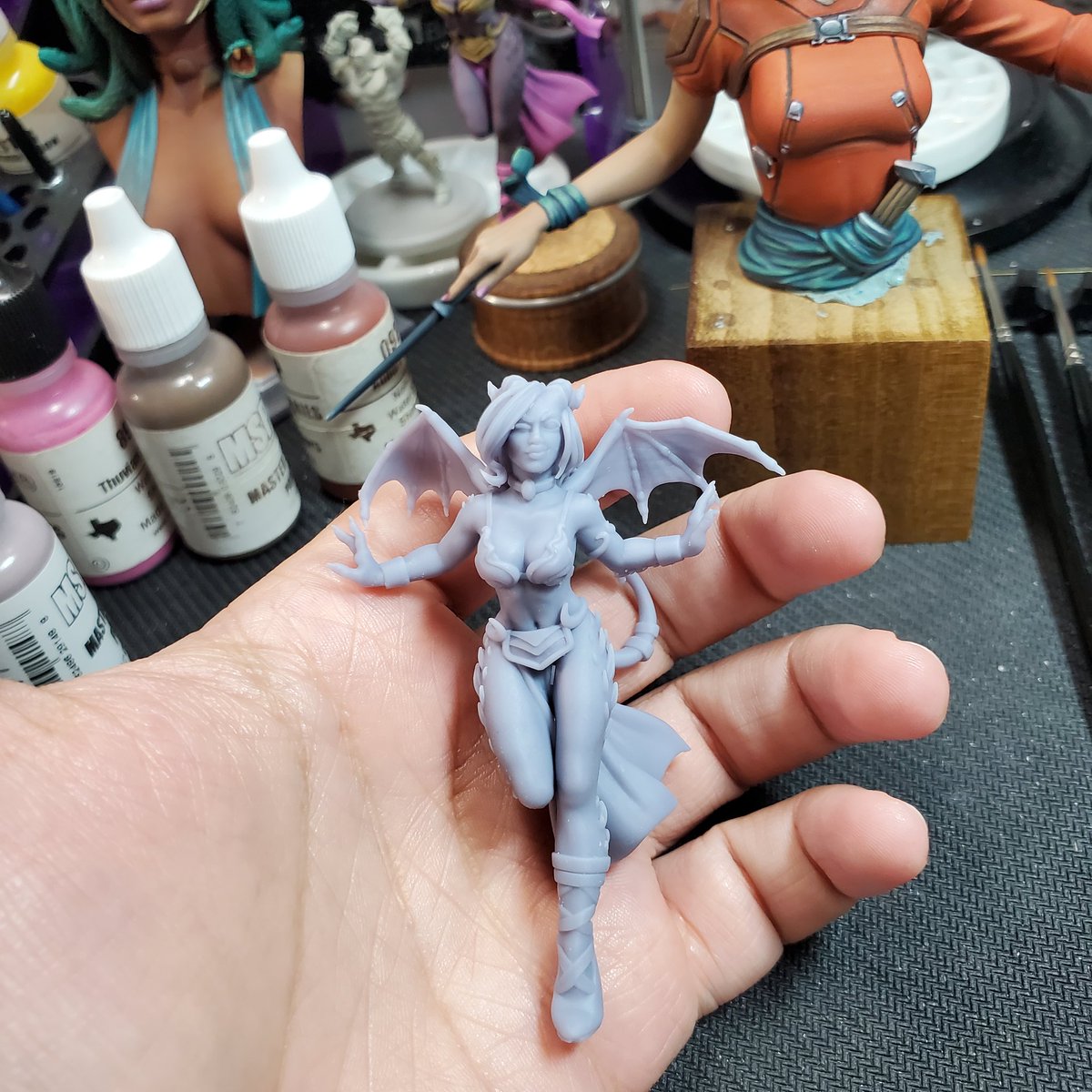 WickedElf_Minis's tweet photo. Devil succubus https://t.co/xFaYvDSmZh