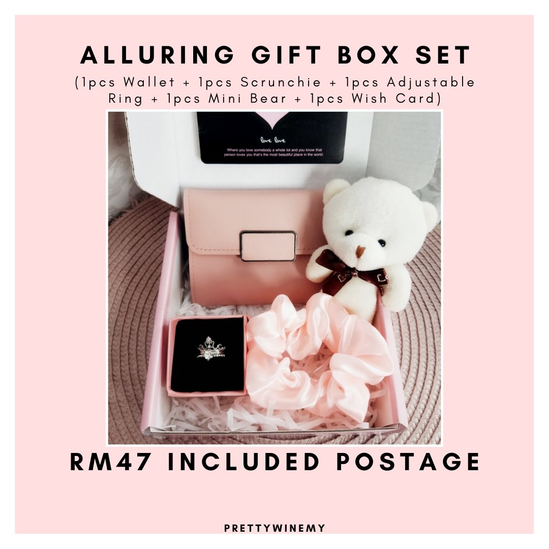 Alluring gift box ni one of our best seller tau ❤️

Combination between Wallet, Mini Bear, Adjustable Ring &amp; Scrunchie! Dapat wish card sekali pulak tu 😍

Price for only Rm47 including postage <3 cepat rt utk hint manatau nanti ada orang belikan? 🤪