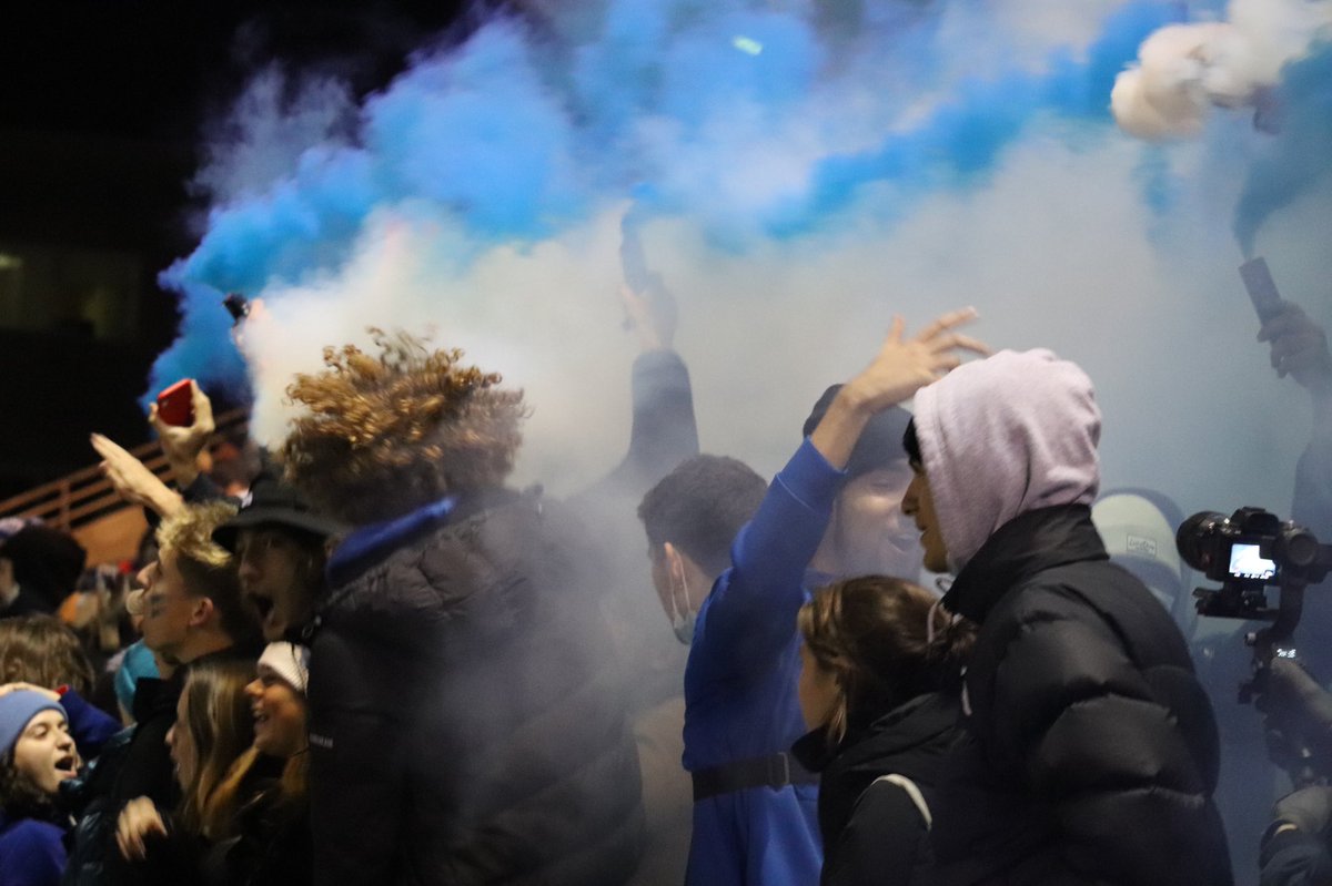 An incredible night of university soccer in Montreal ends with the Laval Rouge et Or women and Montreal Carabins men as champions.

CEPSUM is quite a special place to watch a match, a unique spot in Canada’s sporting landscape. 

Goodnight from Montreal!

#USPORTS