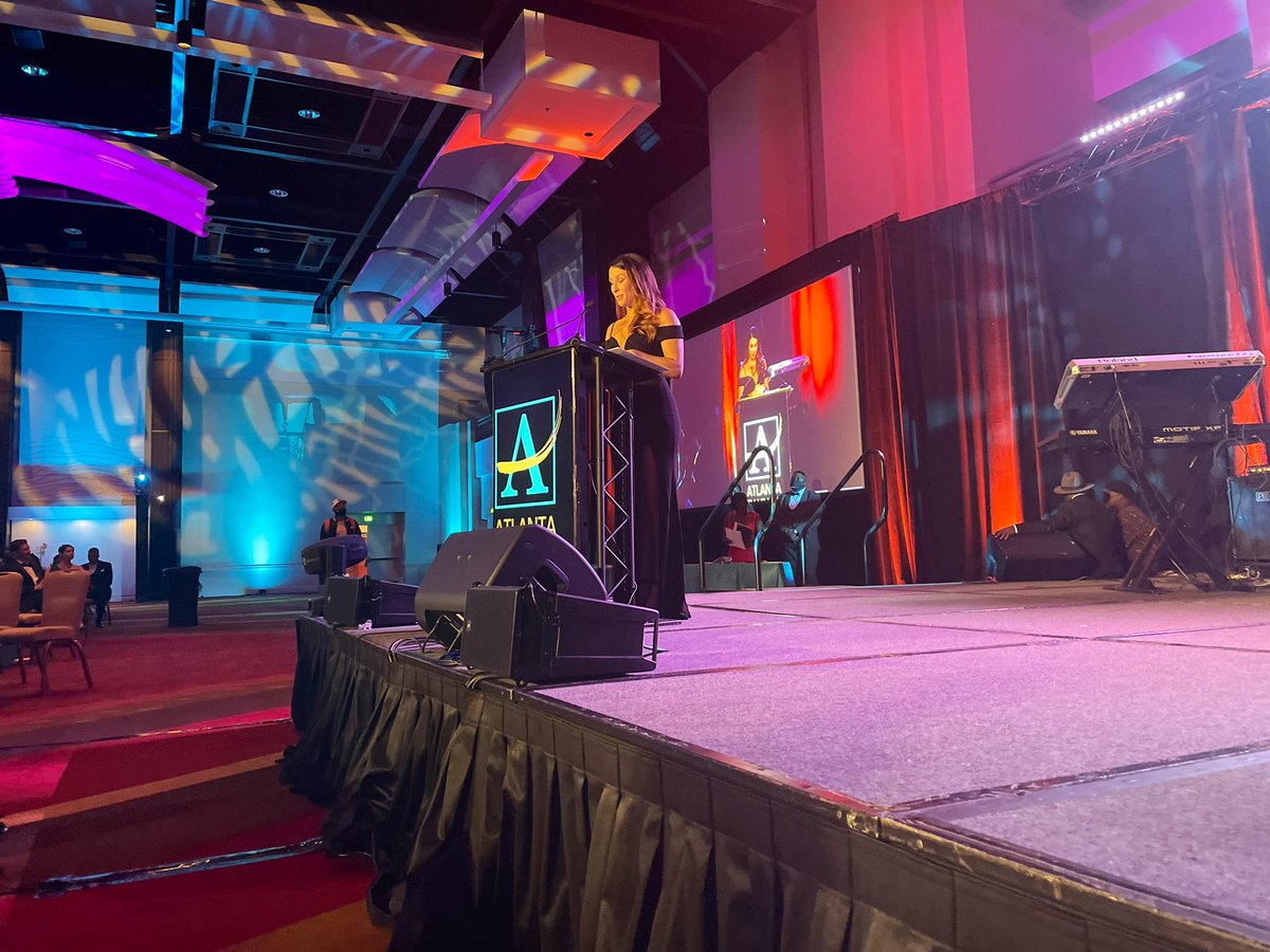apsupdate's tweet photo. What a night of celebration! Congratulations to Jayla Bailey, our 2021-2022 Teacher of the Year and all of our incredible #APyeSAwards winners and finalists! Special thanks to @therealQparker and Superintendent @DrLisaHerring for hosting our first #APyeSAwards Gala! https://t.co/k72Y3h2Vr0