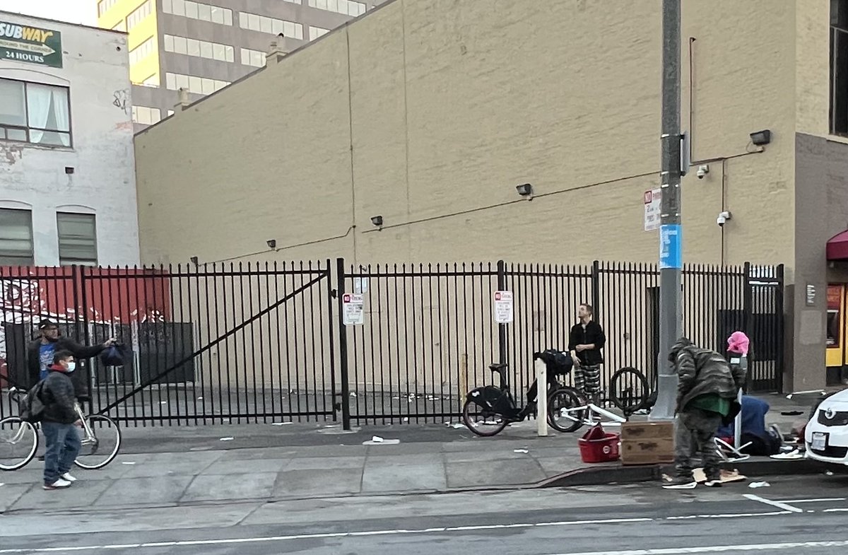 citizenj17's tweet image. The area outside #SanFrancisco City Hall this morning was very interesting. #Fentanyl #DrugLegalization by #Democrats #Friday
