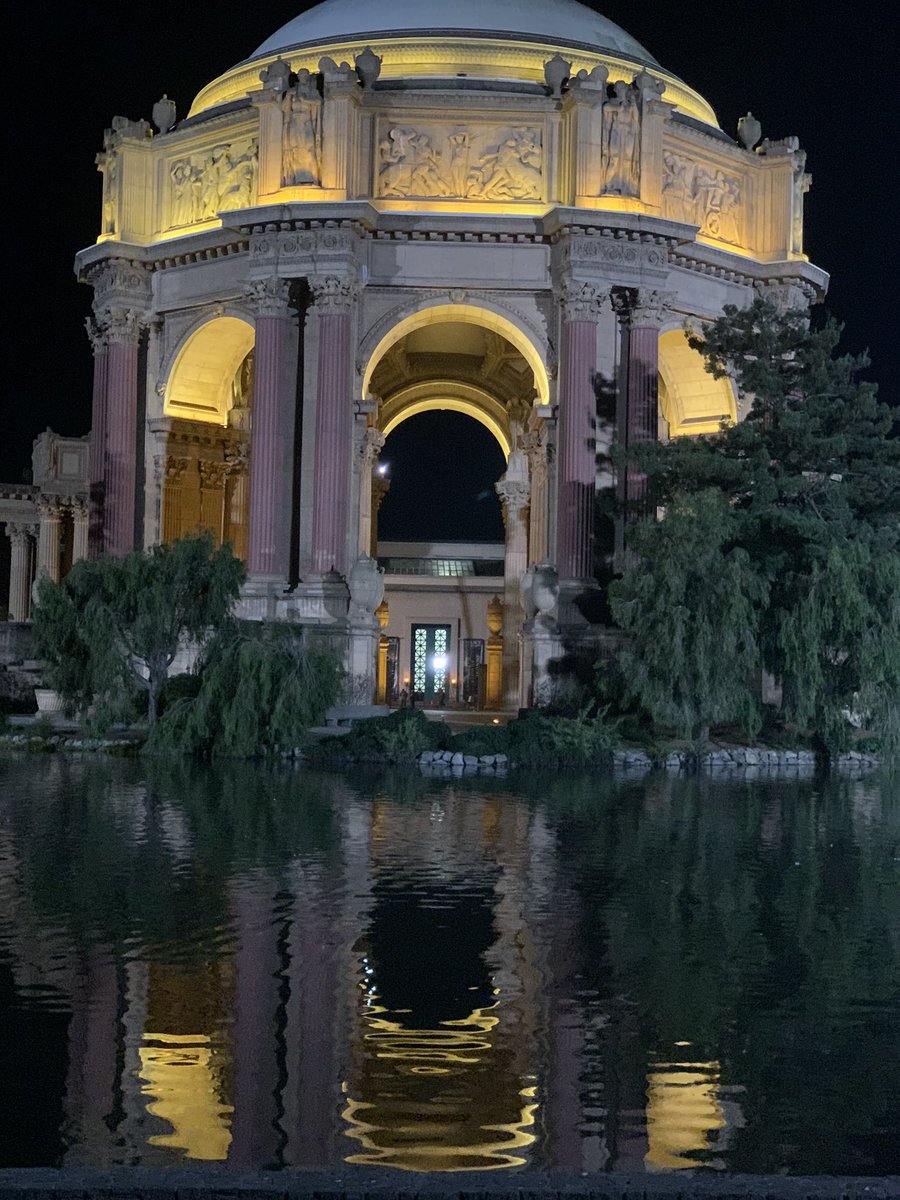 Palace of Fine Arts is beautiful tonight!