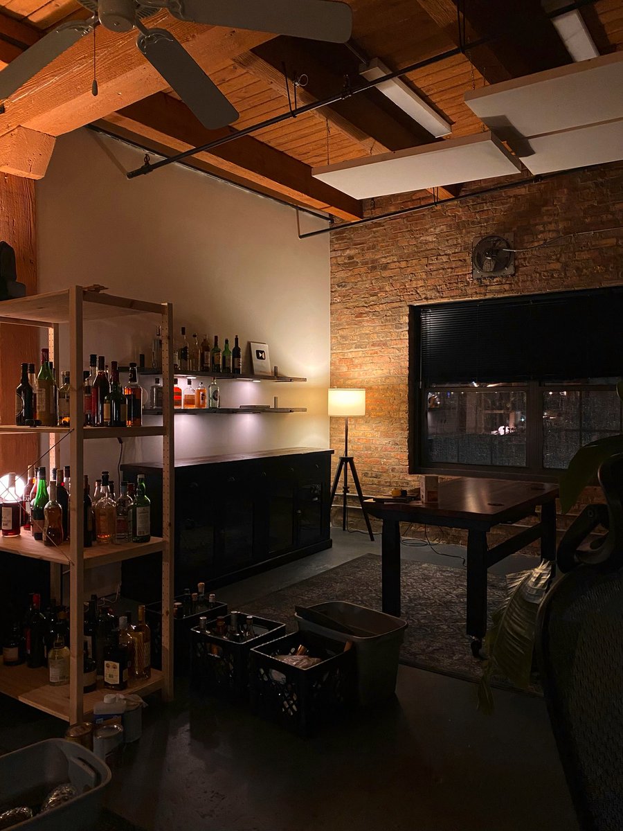 Sneak peek 👀 
New space coming along!