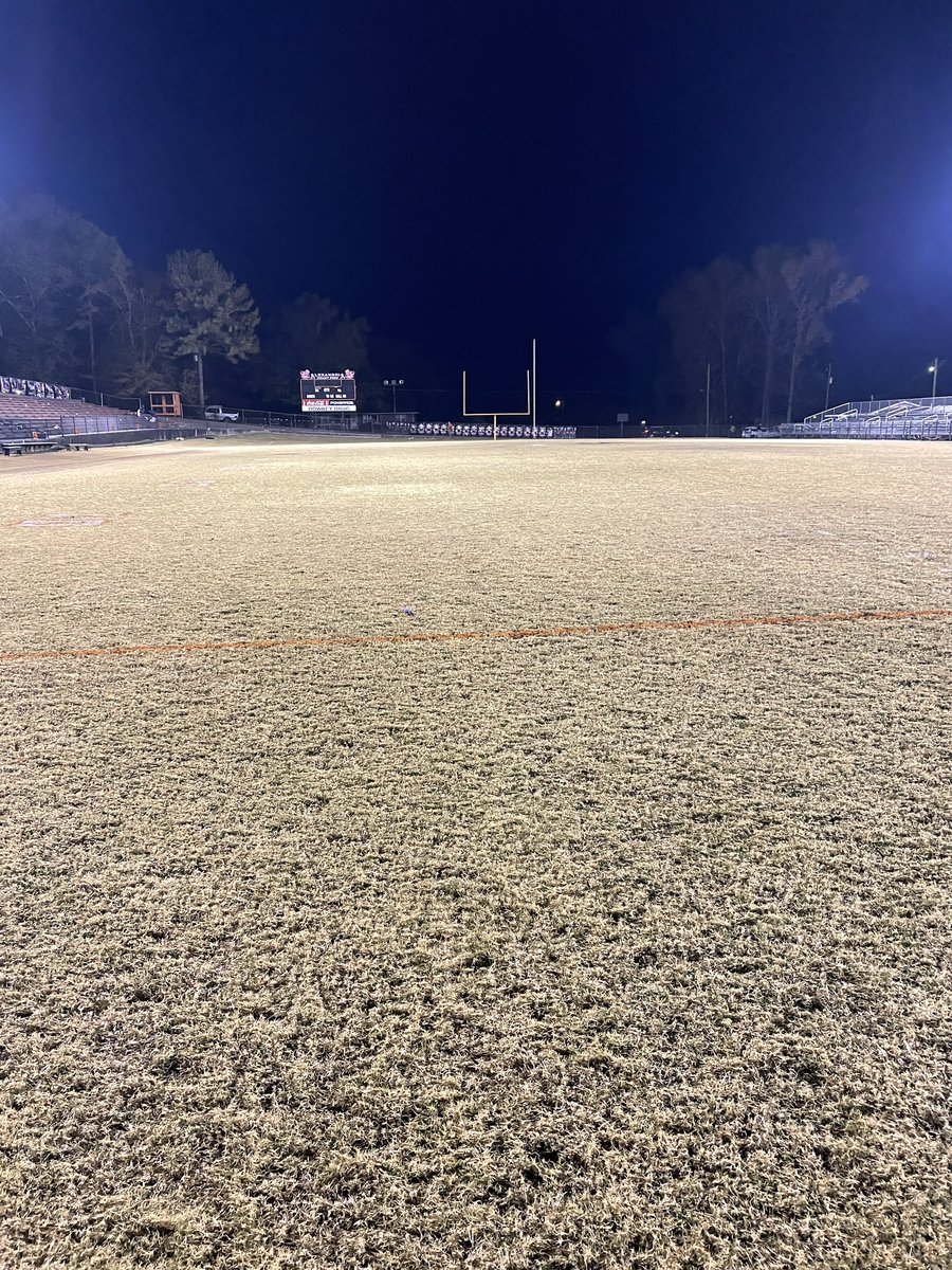 Dson1305's tweet image. With all this community has been through, to still have the love for each other amidst adversity and compete at a high level, I couldn’t be more proud. Seniors, my lifeline is always open. Love you. It’s Great to be a Valley Cub; always.