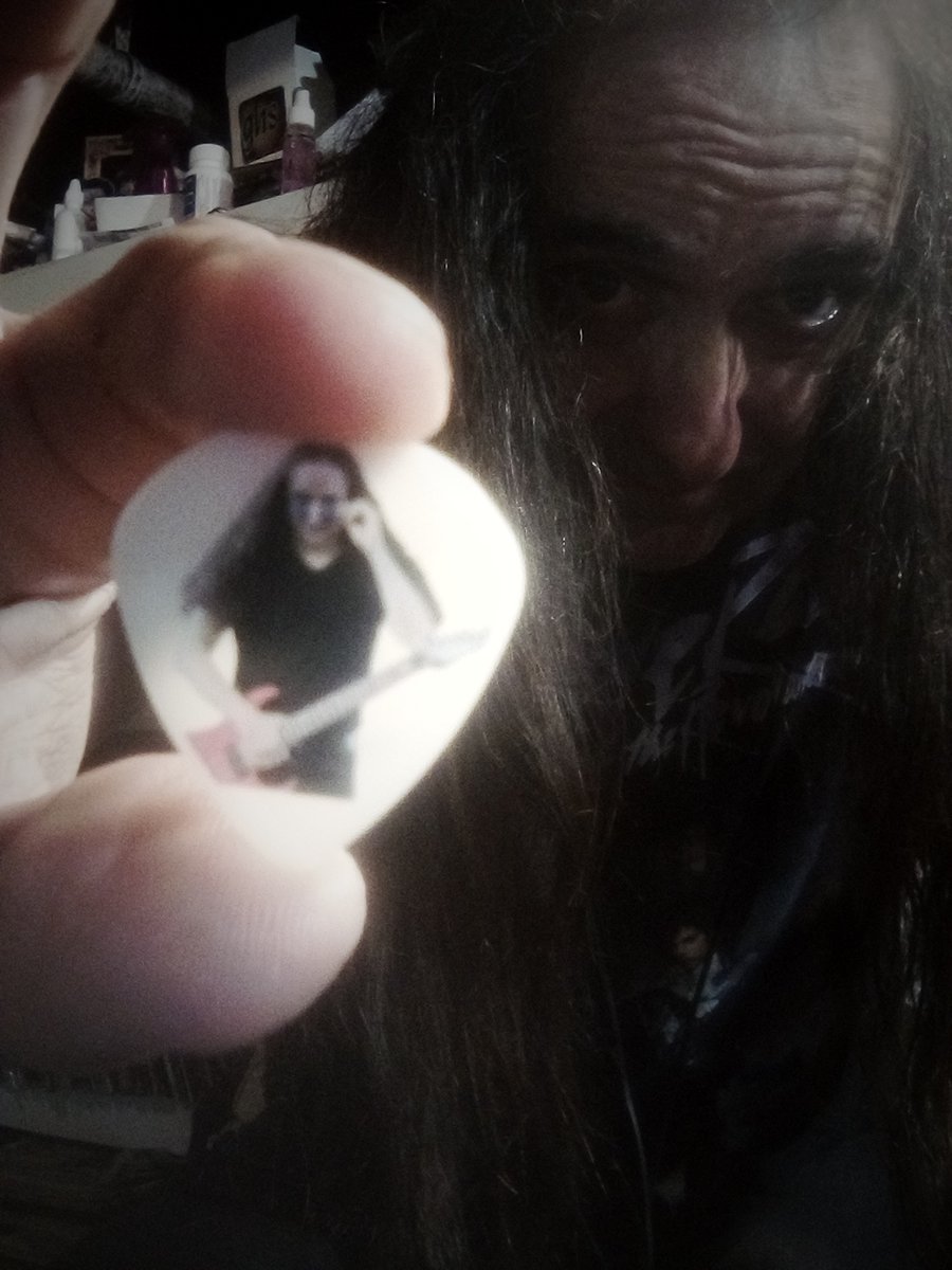StevieHimself's tweet image. You're looking at the new Steve Bello signature guitar pick from @PickGuy based out of Detroit, MI. Image on front, autograph on back, and the best part? It glows in the dark! pickguy.com