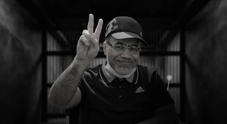 a7medjasim's tweet image. 129 يوم و  #الدكتور_عبدالجليل_السنكيس يصارع السجان بأمعاؤه الخاوية التي ملئت الدنيا ضجيجاً ولكن للأسف العالم مُصاب بحالة من الصَمَم تجاه القضية شعبنا في #البحرين 🤦‍♂️

#الحرية_للسنكيس
#السنكيس_في_خطر