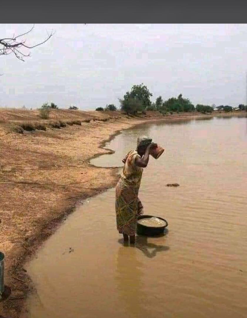 PrudenceBilenga's tweet photo. They vote and continue to hope yet generations pass......
#safer
#Cleanerwater 
@Andrew_BW98 
@MemoryMudenda2 
@ https://t.co/3jBUMsx14V