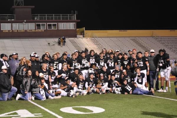 JuanLeo98828022's tweet photo. bi-district champs bby, God is a good all the time✝️ https://t.co/n6Xt0DegAE