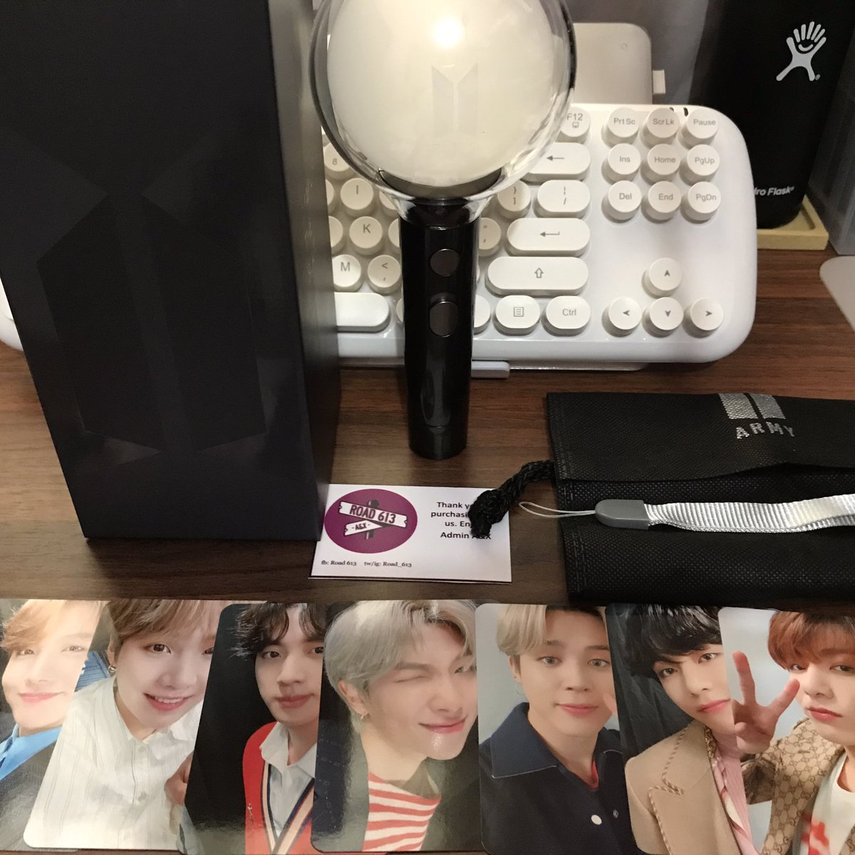enhabtscart's tweet photo. 💌 #enbtspurchases 

aaaa my first lightstick!! 😍 thank you so much @Road_613 for being accommodating and shipping this super fast 💜 https://t.co/dgekM9I0FG