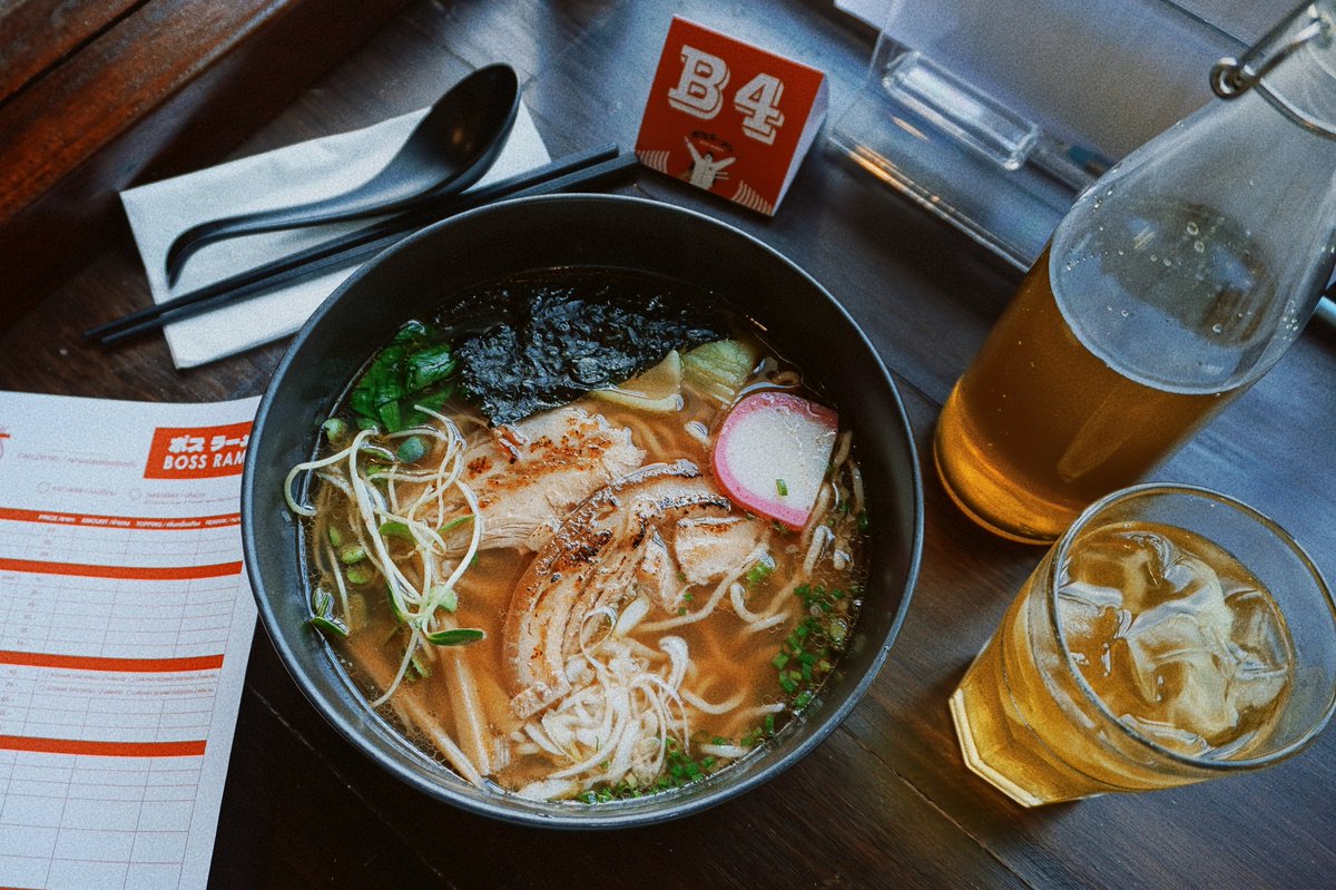 gin100_Official's tweet photo. Boss Ramen🍜
เป็นร้านราเมงที่ดูเหมือนจะแพง แต่จริงๆคือไม่ถึงร้อย มี 3 ตัวหลัก เป็นชิโอะ มิโซะ โชยุ 89-99 บาทเท่านั้น พวกของกินเล่นอื่นๆ ก็ราคาไม่เว่อร์
📍กุลพันธ์วิลล์ หางดง ร้านอยู่ในสนามกอล์ฟ
#รีวิวเชียงใหม่ https://t.co/l89aFOGSJo