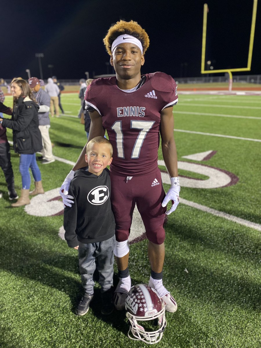 KelseyFalls's tweet photo. 👋🏼 ROUND ✌🏼!!! 🦁 
THIS KID RIGHT HERE THOUGH! @CaterrinCox 
🏆 💪🏼 👏🏼 Outstanding game! 
@coach_falls https://t.co/eBlQttiWZ2