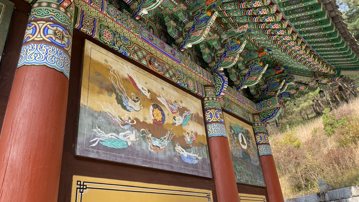 K__Phoenix's tweet photo. 성륜사 (Sungryunsa)
I would like to introduce the works of K-Phoenix painted all over the place.
The first place to visit is Sungryunsa. 
#Temple #culture #nfts #탱화 #선화 #Korea https://t.co/3gxDjmVihs