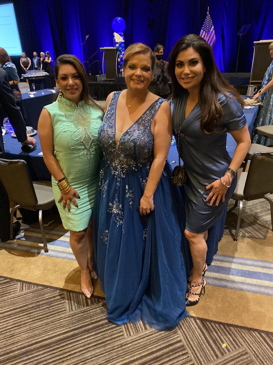 wocomcallen's tweet photo. 2022 🌟 Womens Council of Realtors Gala and Installation 
💙💛
Congratulations to Sylvia Seabolt our new 2022 National President and the entire National line! https://t.co/obD606XEwf