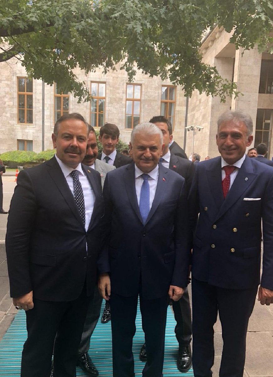 Cumhurbaşkanımız Sayın Recep Tayyip Erdoğan'ın tensipleri ve üye ülke başkanlarının onayı ile Türk  Devletleri  Teşkilatı Aksakallılar Heyeti Başkanı olarak seçilen  Başbakanımız Sayın  <a href="/BY/">Binali Yıldırım</a> ı tebrik ediyorum. Hayırlı olsun.