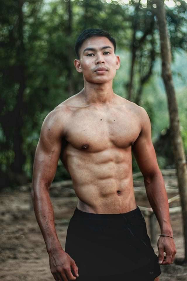 Ladyboy21214's tweet photo. သူအကောင့်လေး သိပါရစေ https://t.co/b3FdtyEqkS