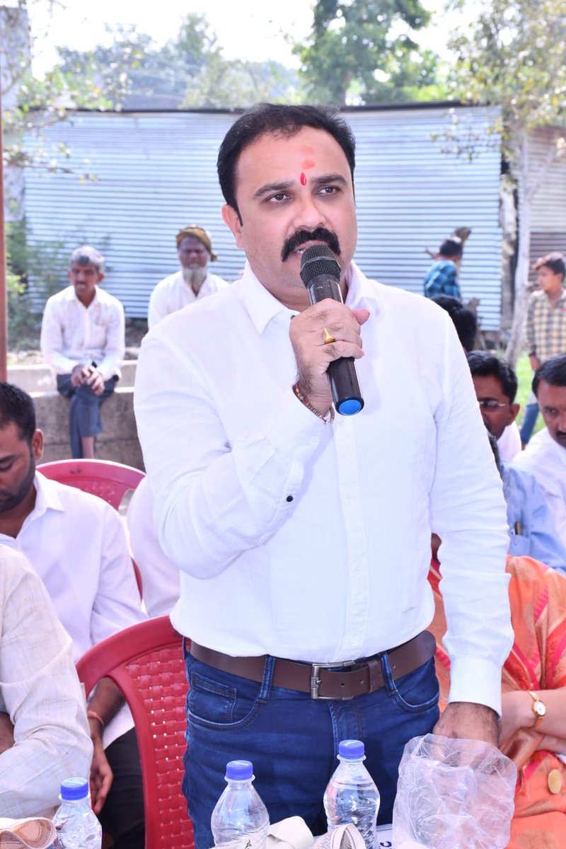 DrPrashant1081's tweet photo. जामनेर तालुक्यातील राष्ट्रवादी युवक काँग्रेसच्या 14 शाखांचे जल्लोषात उदघाटन प्रसंगी राष्ट्रवादी युवक जिल्हाध्यक्ष रवींद्रनाना पाटिल, तालुक्याचे नेते संजयदादा गरुड  युवक तालुकाध्यक्ष डॉ प्रशांत पाटिल आदी राष्ट्रवादी मान्यवर उपस्थित होते.
@MumbaiNCP @Offiofjayantrp @RohitPawarOffic https://t.co/dWe5jtMgSz
