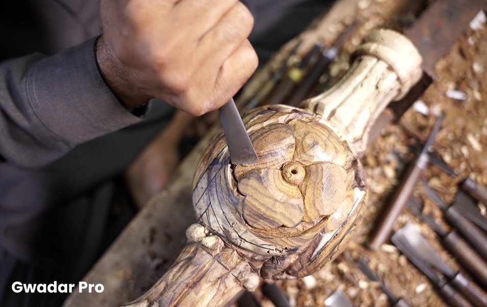 Gwadar_Pro's tweet photo. Check out #Chinioti furniture! It is handmaded by wood "Sheesham"(Indian Rosewood) . However, locals began to worry as the price of Indian Rosewood increased due to added taxes.
As #CPEC enters a new phase, many furniture manufacturers eye the Chinese market. https://t.co/ISiepXweSq