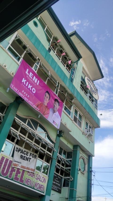 TeddyBaguilatJr's tweet photo. Mga kakampinks! Checking out the new Team Robredo-Pangilinan headquarters in Lapu lapu City. Salamat sa mainit na pagbati. https://t.co/G0ALnvjn0X