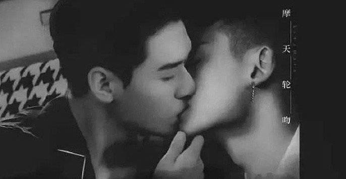 蓝浪渡樱花 tweet media