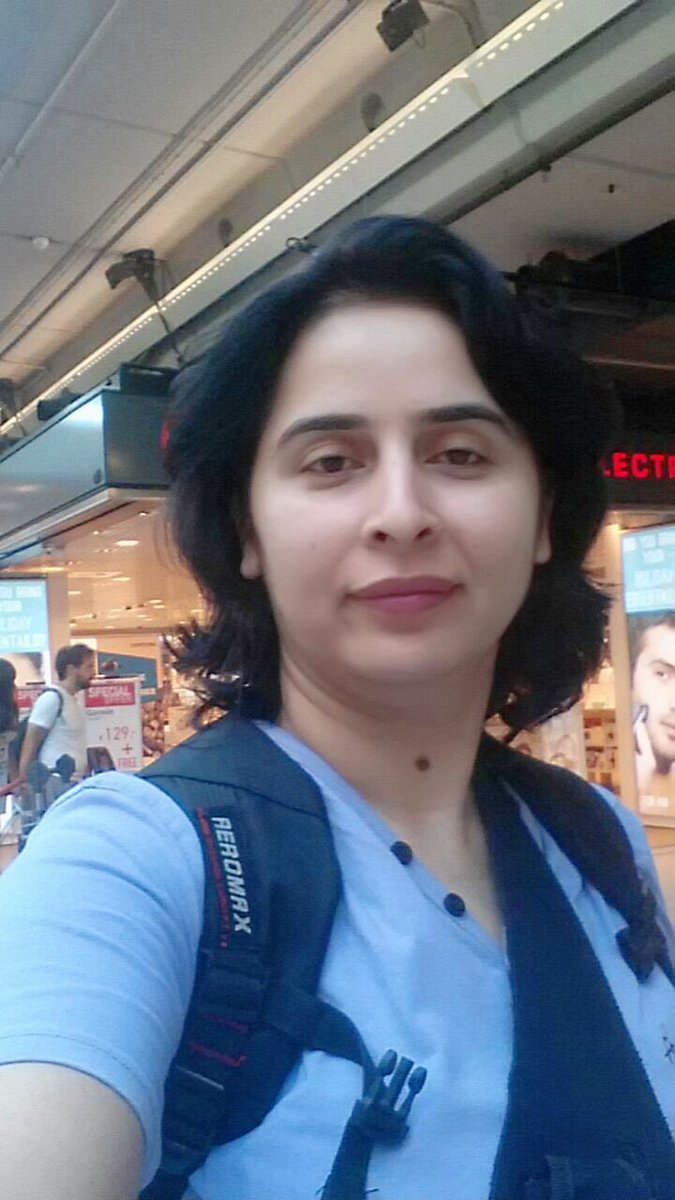 Flashback, August 2015, at #SchipholAirportAmsterdam me and my selfie 😊