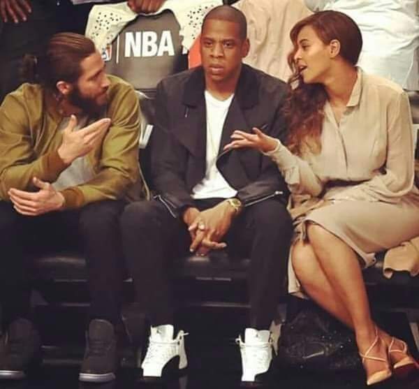 NhlawuloDavids's tweet photo. When two people hold a conversation on your under your tweet and you get all the notifications 🙄😭 https://t.co/1EpwSubmYU