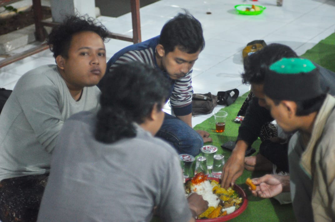 SulukPesisiran's tweet photo. #6TahunSulukPesisiran
#SPOkt https://t.co/L7P97U0iO9