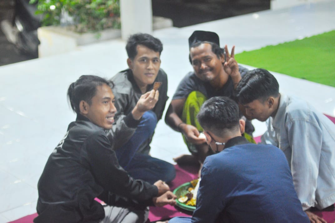 SulukPesisiran's tweet photo. #6TahunSulukPesisiran
#SPOkt https://t.co/L7P97U0iO9