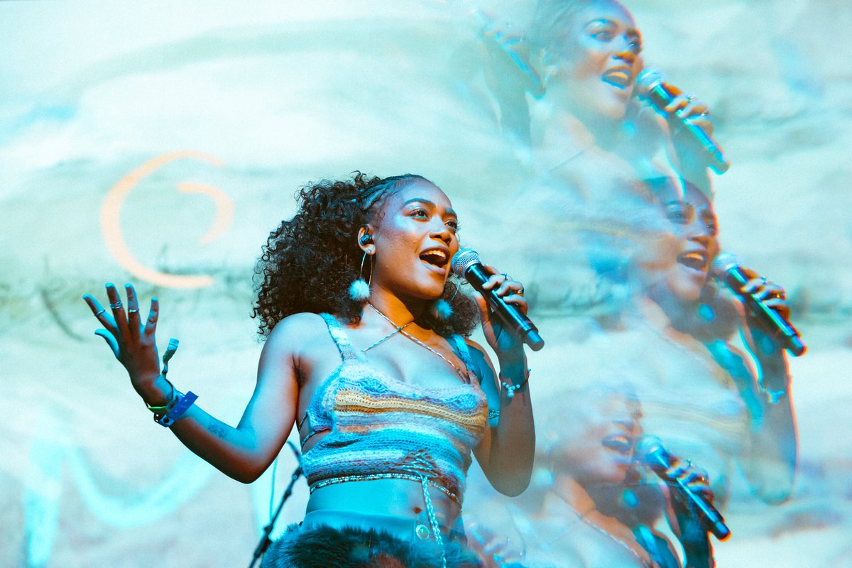 daynvegas's tweet photo. the lovely @whoisumi 🦋 https://t.co/Ldl3Hh3c2Q