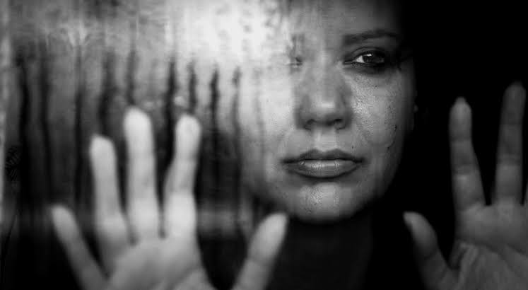 DzintraSullivan's tweet photo. Trapped
She looks out
Behind the glass
Held
She gazes beyond
#Imploring for mercy
Controlled
She sees you
Ignoring her screams
Defeated
She glances down
Knowing it's what she deserves
#vss365 https://t.co/czjwotuHH6