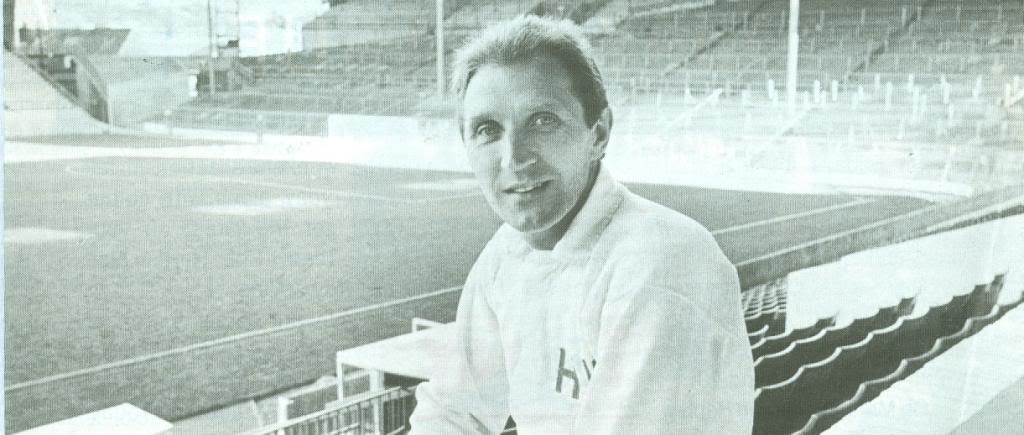 Dunsbyowl's tweet photo. Happy 78th Birthday to Mr Sheffield Wednesday - Howard Wilkinson - Player, Manager, Signer of Legends, Director, Chairman and lifelong #wednesdayite #WAWAW #SWFC Put us back where we belong. https://t.co/xFVGbhDybC