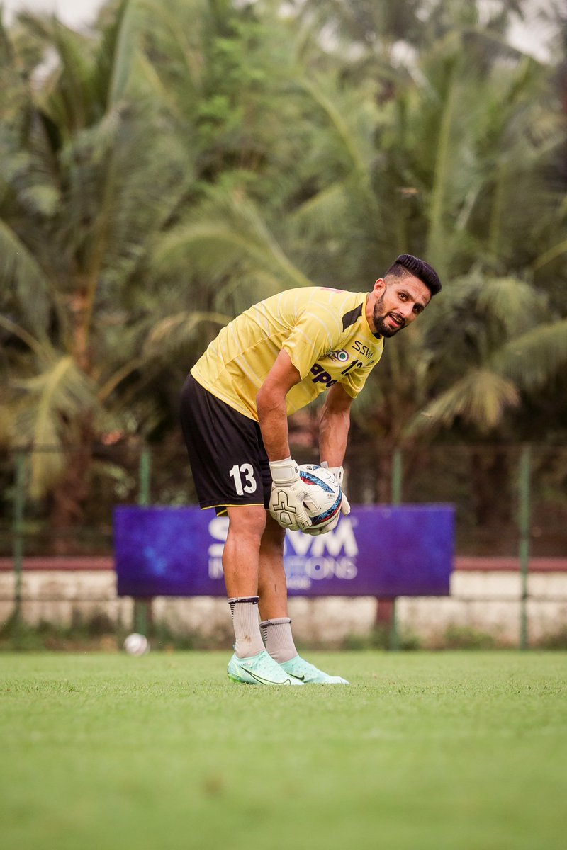 vishalkaith01's tweet photo. 📷 Captured the moment right before the take-off!
.
.
.
#ChennaiyinFC
#allinforchennaiyin
#preseasonparaak
#vk13 https://t.co/Uu1kASwVCm