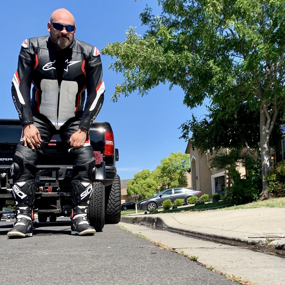 Inkedbeast76's tweet photo. Supermoto #Sumo #riding #astars #alpinestars #sidi #crossfire #boots #supermotosoles #kink #mxboot #motocross https://t.co/mDCin7zGj2