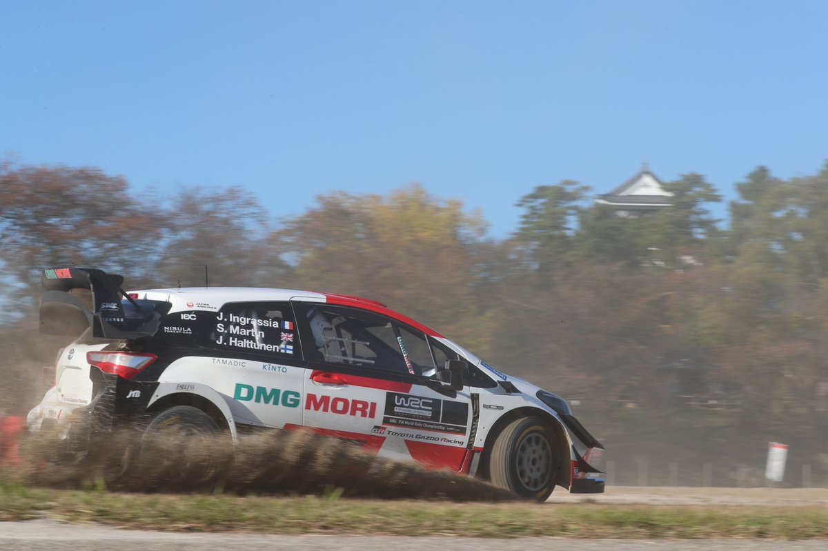 officialWRC_JP's tweet photo. 【デモラン こぼれ小咄】
ヤリスWRCのデモランが行われた後のグラベルの様子です。
ものすごいパワーで土がえぐり取られているッッッ‼︎‼︎
なんか漫画でこんなシーンありましたよね……。🌀ガォン‼︎
本当に凄いマシンです😍
#yarisWRC #WRcar #岡崎城 https://t.co/OWvlzWN0dX