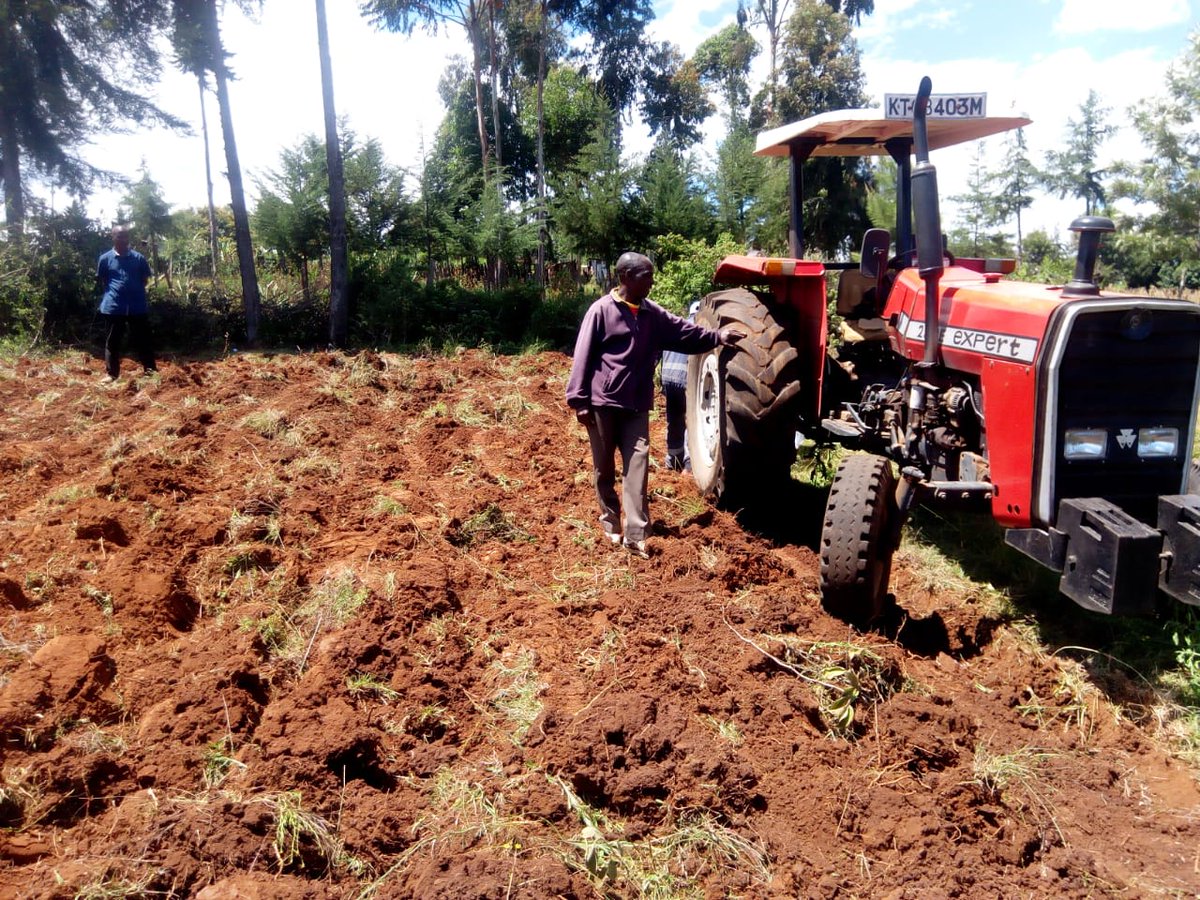 LaikipiaTeam's tweet photo. This week, The incoming Governor assisted parents in Metha Primary School in Ngobit in opening of a school farm as required by CBC otherwise parents were to use jembes to do the work. https://t.co/vbZ36myHgT