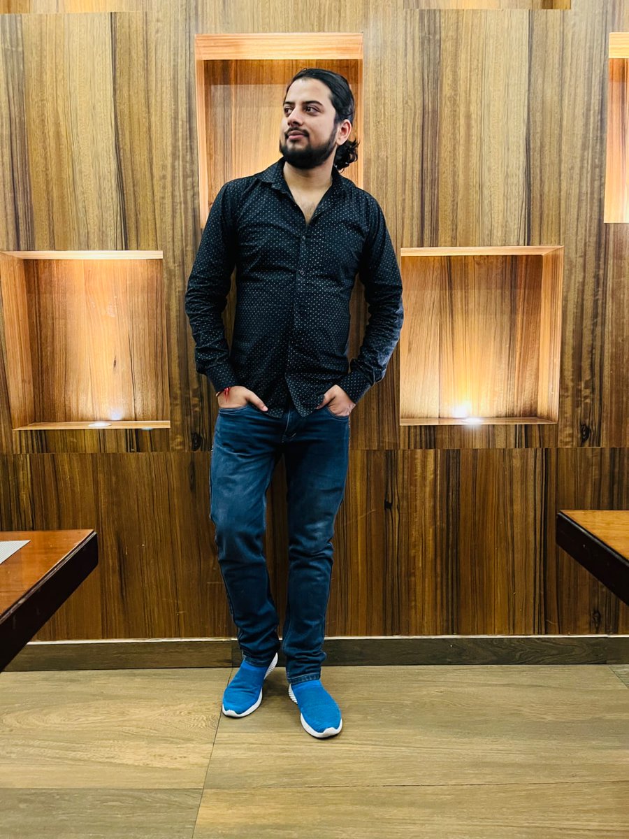 imvikaskohli's tweet photo. Lords Inn Jammu Photoshoot 💞 | Long Hair 😎 Pony Hair Style ❣️ Photography 

#longhair #longhairstyles #ponytail #LordsInn #goodvibes 💓 #goodtimes #Jammu 💞 #love #JammuKashmir #Huawei #P20lite #iPhone #photography 📸 #Photogenic #selfie #PhotosOfTheDay 😍  #photography https://t.co/9qsiaT6wlu