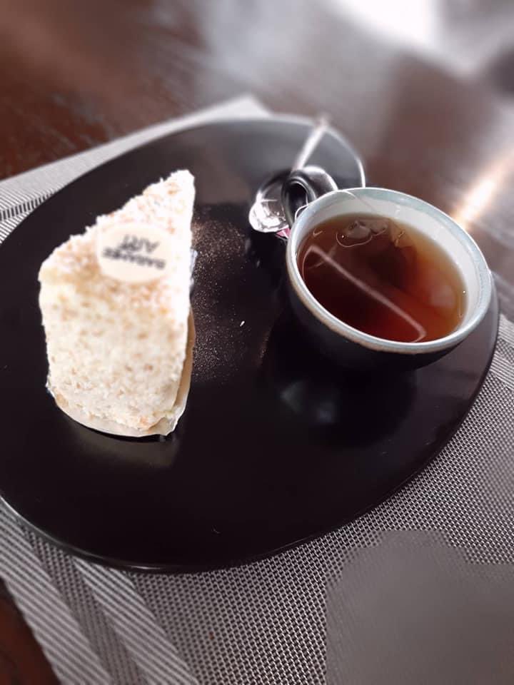 jaranadhammo's tweet photo. ชมศิลปะ
จิบชา กาแฟ พร้อมเค้กอร่อยๆ
ท่ามกลางแมกไม้นานาพรรณ
วันนี้ ที่ baramee of art https://t.co/sBn0qRngbl