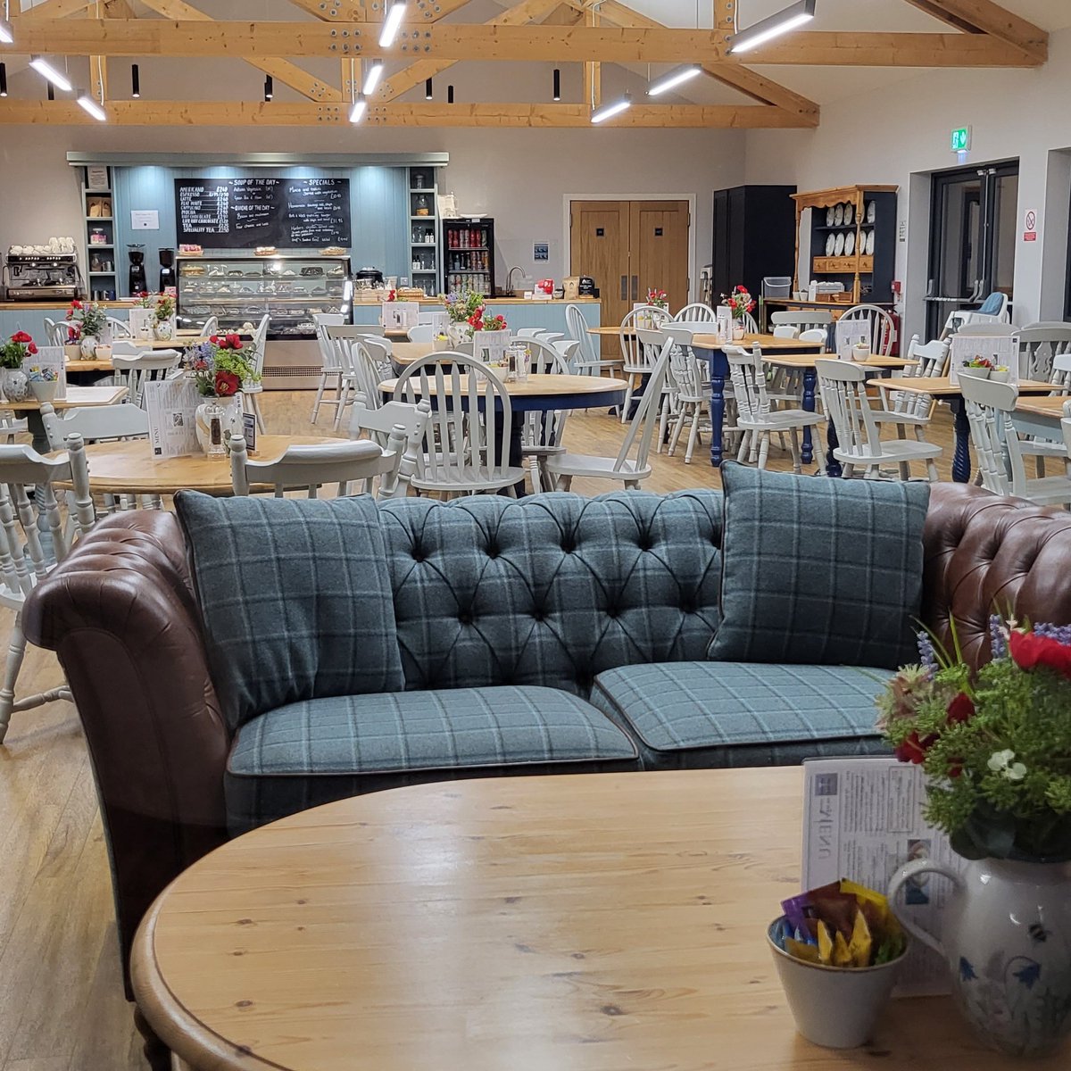 DalmoreFarm's tweet photo. Who will be lucky enough to get these seats today? 
#table14 #bestseatsinthehouse
.
⭐Breakfasts served from 9.30am 
⭐Lunch served from 12pm
⭐Tea/coffee &amp; cake from 9am 
(it’s never too early for cake)
.
Come in, find a table and please order at the counter https://t.co/YwyvC3GysK